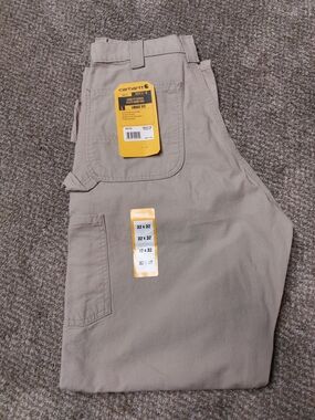 Carhartt Men’s Loose-Fit Cargo Pants in Khaki